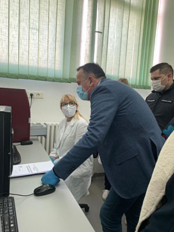  Министар Антић обишао Завод за биоциде и медицинску екологију 